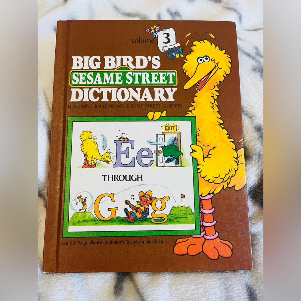 1981 Vintage Big Bird's Sesame Street Dictionary: Volume 3 (letters E through G)